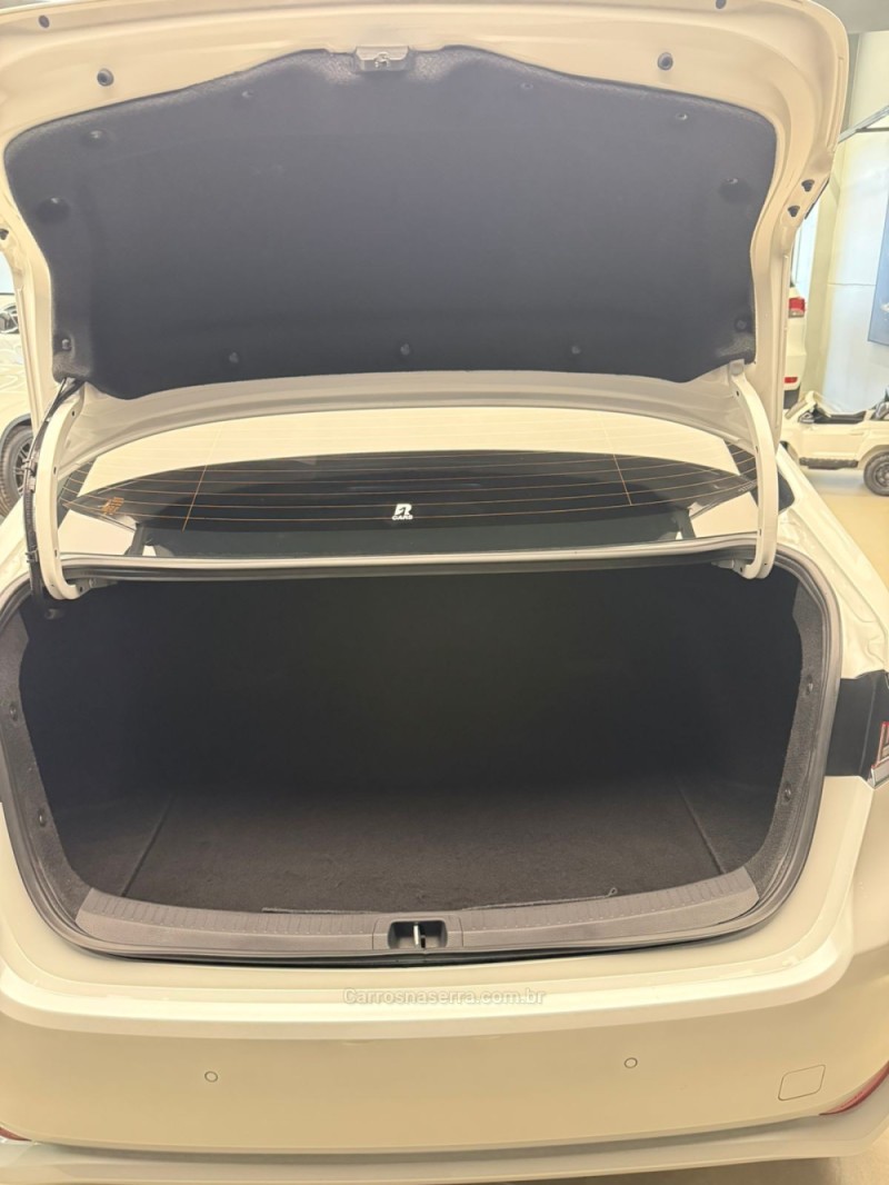 COROLLA 2.0 XEI 16V FLEX 4P AUTOMÁTICO - 2025 - LAJEADO