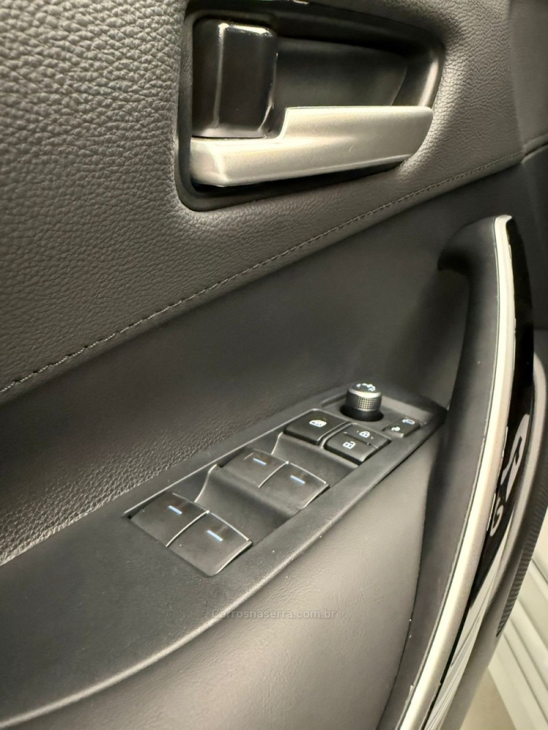 COROLLA 2.0 XEI 16V FLEX 4P AUTOMÁTICO - 2025 - LAJEADO
