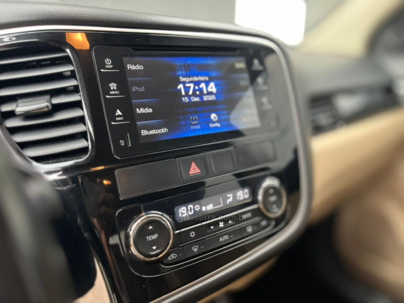 OUTLANDER 2.4 4X4 16V GASOLINA 4P AUTOMÁTICO - 2016 - TORRES