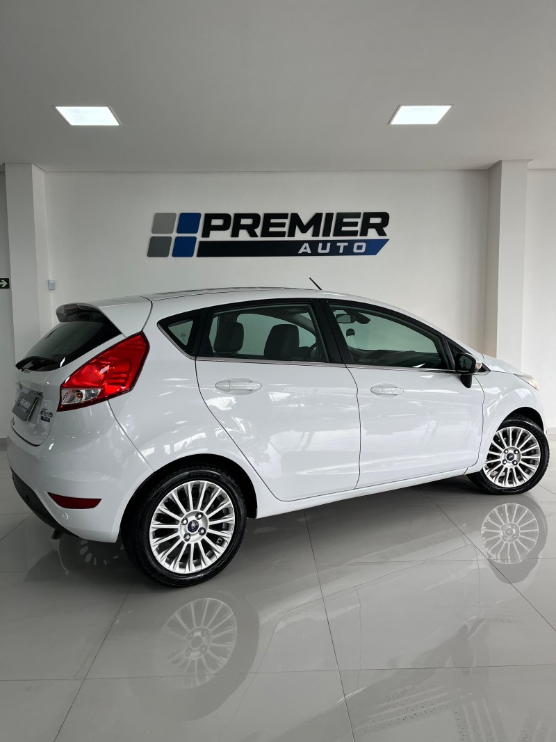 FIESTA 1.6 TITANIUM HATCH 16V FLEX 4P AUTOMÁTICO - 2014 - CAXIAS DO SUL