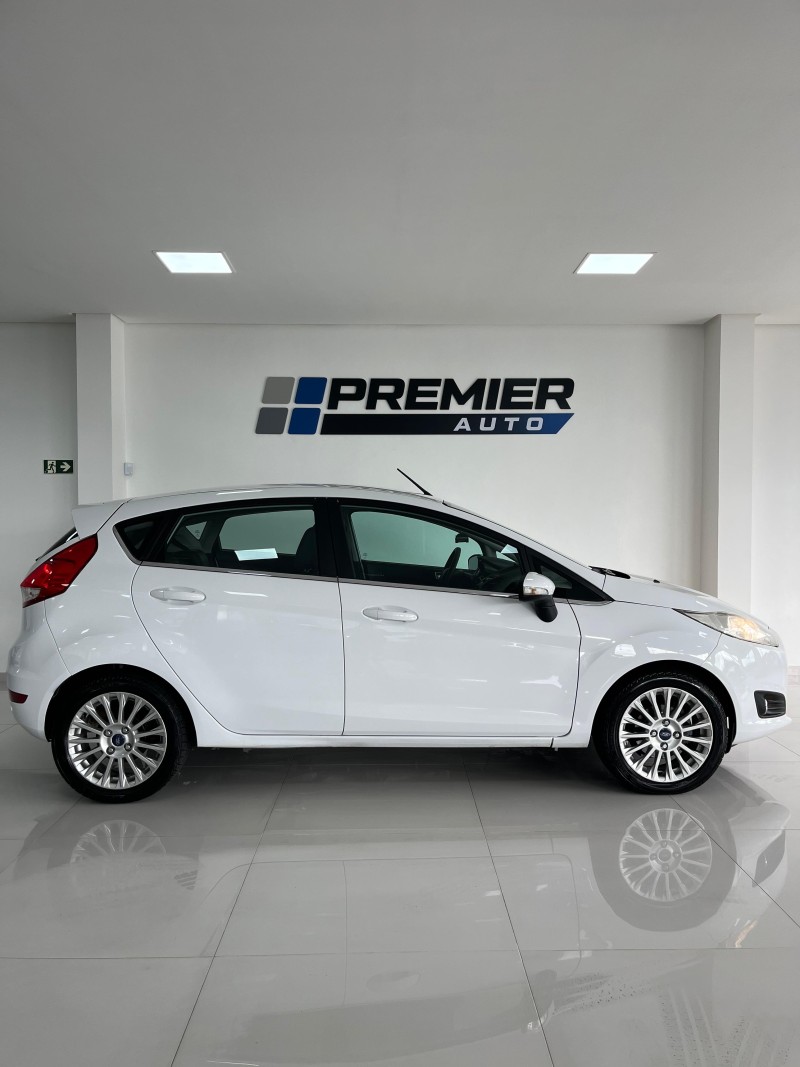 FIESTA 1.6 TITANIUM HATCH 16V FLEX 4P AUTOMÁTICO - 2014 - CAXIAS DO SUL