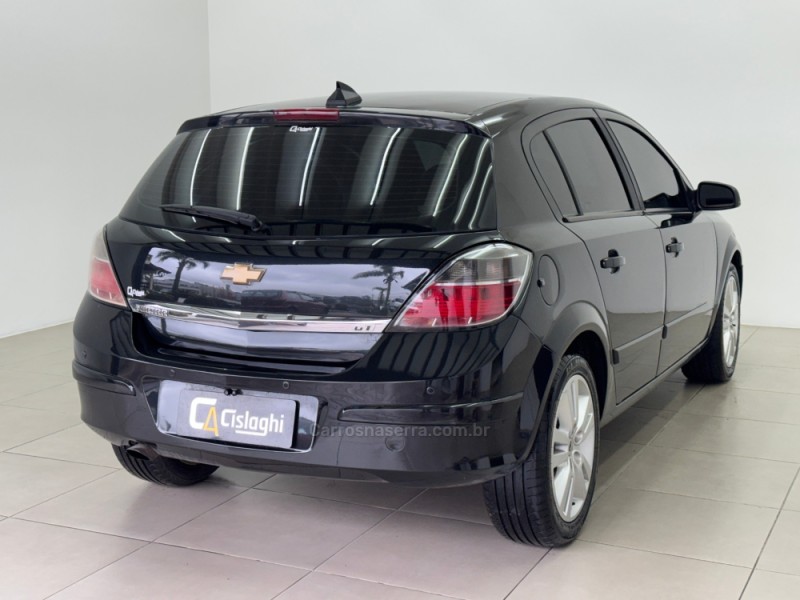 VECTRA 2.0 SFI GT HATCH 8V FLEX 4P MANUAL - 2011 - CARLOS BARBOSA
