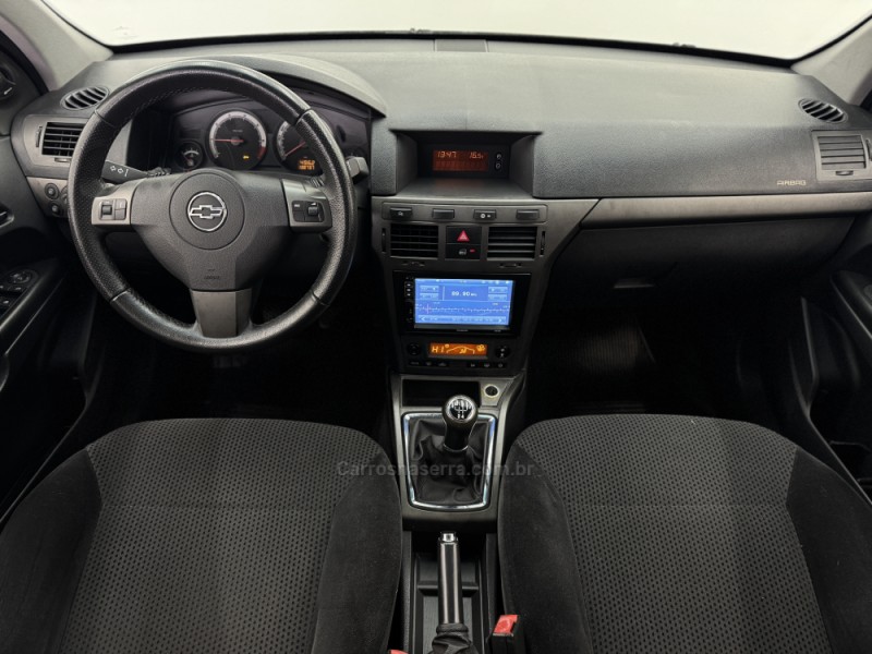 VECTRA 2.0 SFI GT HATCH 8V FLEX 4P MANUAL - 2011 - CARLOS BARBOSA