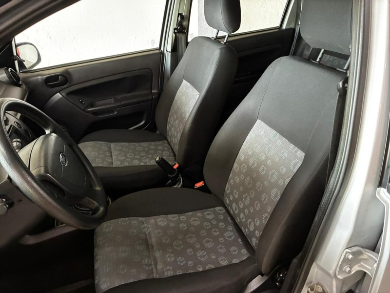 FIESTA 1.0 MPI CLASS HATCH 8V FLEX 4P MANUAL - 2013 - BOM PRINCíPIO