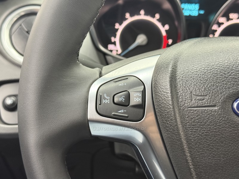 FIESTA 1.6 TITANIUM HATCH 16V FLEX 4P AUTOMÁTICO - 2018 - SANTA CRUZ DO SUL