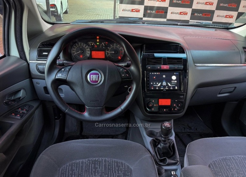 LINEA 1.8 ESSENCE 16V FLEX 4P MANUAL - 2012 - ESTâNCIA VELHA