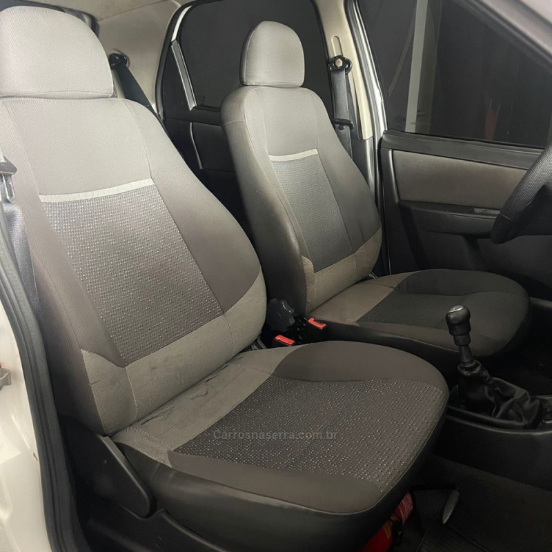 CELTA 1.0 MPFI LT 8V FLEX 4P MANUAL - 2013 - PORTãO