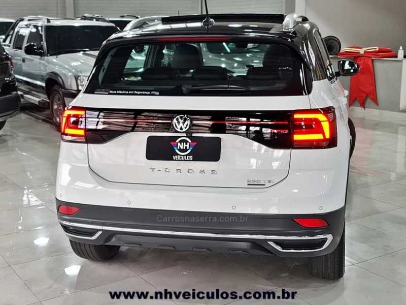 T-CROSS 1.4 HIGHLINE TSI 16V FLEX 4P AUTOMÁTICO - 2021 - NOVO HAMBURGO