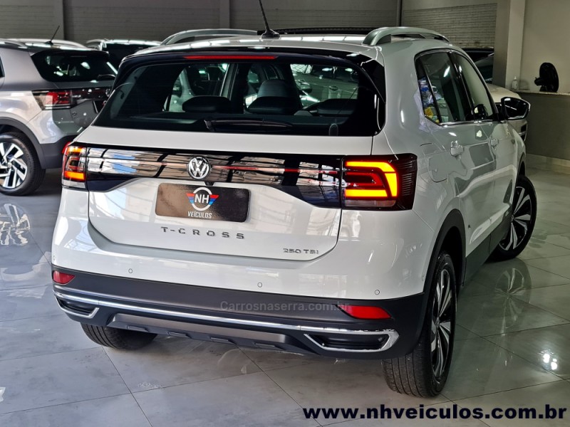 T-CROSS 1.4 HIGHLINE TSI 16V FLEX 4P AUTOMÁTICO - 2021 - NOVO HAMBURGO