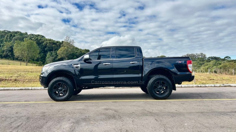 RANGER 3.2 XLT 4X4 CD 20V DIESEL 4P MANUAL - 2013 - CARLOS BARBOSA