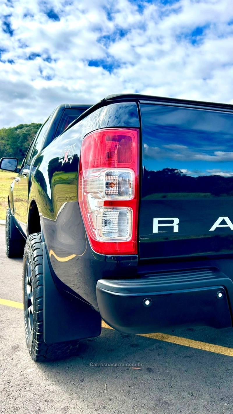 RANGER 3.2 XLT 4X4 CD 20V DIESEL 4P MANUAL - 2013 - CARLOS BARBOSA
