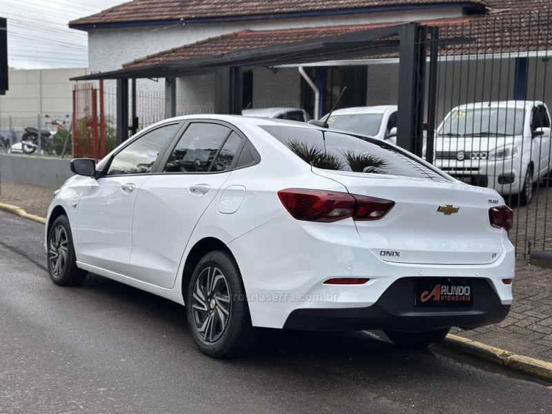ONIX 1.0 LT PLUS 12V TURBO 4P FLEX AUTOMÁTICO - 2024 - PAROBé