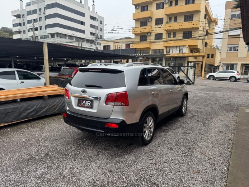 SORENTO 2.4 EX2 4X2 16V GASOLINA 4P AUTOMÁTICO - 2011 - GARIBALDI