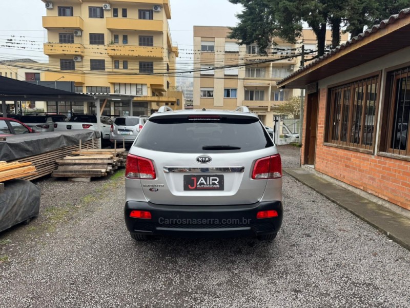 SORENTO 2.4 EX2 4X2 16V GASOLINA 4P AUTOMÁTICO - 2011 - GARIBALDI