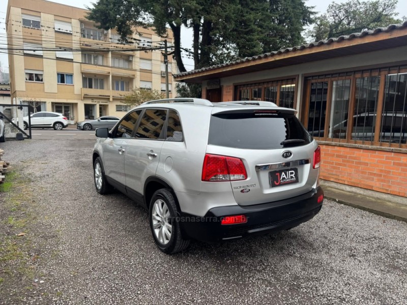 SORENTO 2.4 EX2 4X2 16V GASOLINA 4P AUTOMÁTICO - 2011 - GARIBALDI