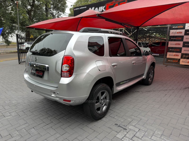 DUSTER 1.6 DYNAMIQUE 4X2 16V FLEX 4P MANUAL - 2014 - ESTâNCIA VELHA