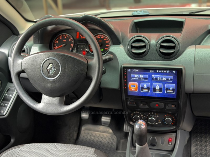 DUSTER 1.6 DYNAMIQUE 4X2 16V FLEX 4P MANUAL - 2014 - ESTâNCIA VELHA