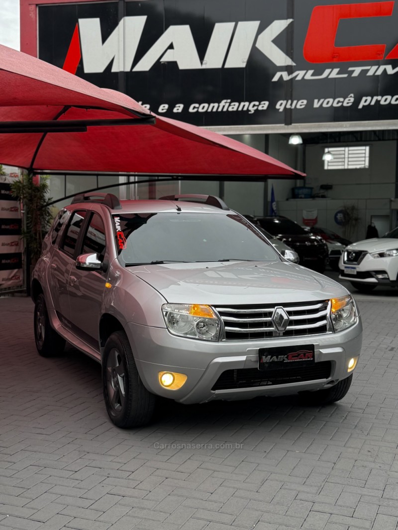 DUSTER 1.6 DYNAMIQUE 4X2 16V FLEX 4P MANUAL - 2014 - ESTâNCIA VELHA