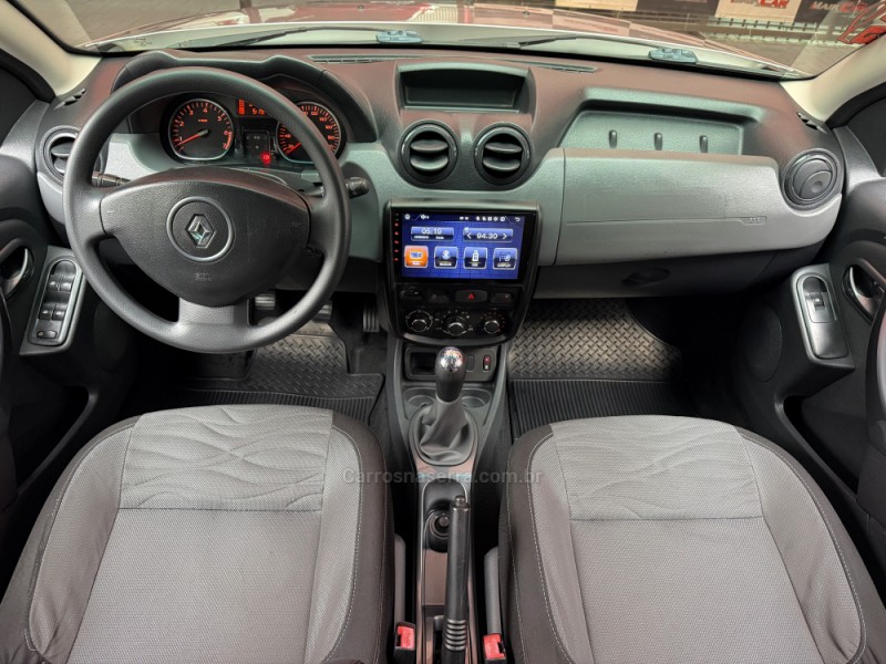 DUSTER 1.6 DYNAMIQUE 4X2 16V FLEX 4P MANUAL - 2014 - ESTâNCIA VELHA