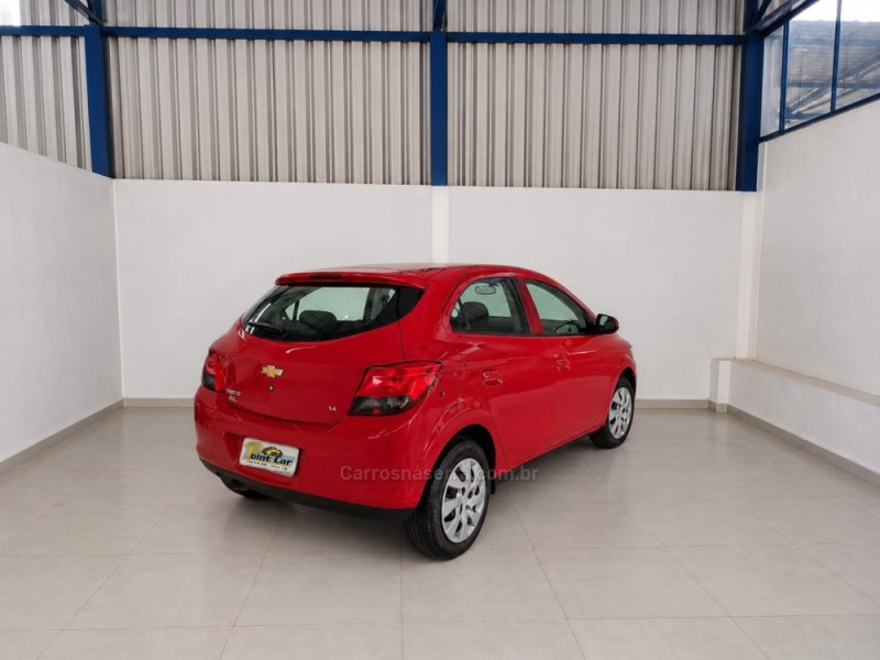 ONIX 1.4 MPFI LT 8V FLEX 4P MANUAL - 2014 - VACARIA