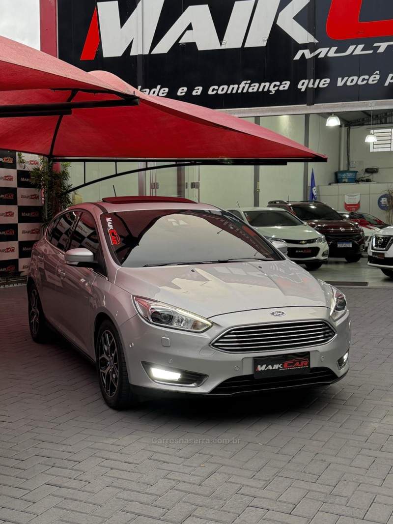 FOCUS 2.0 TITANIUM PLUS HATCH 16V FLEX 4P AUTO - 2018 - ESTâNCIA VELHA
