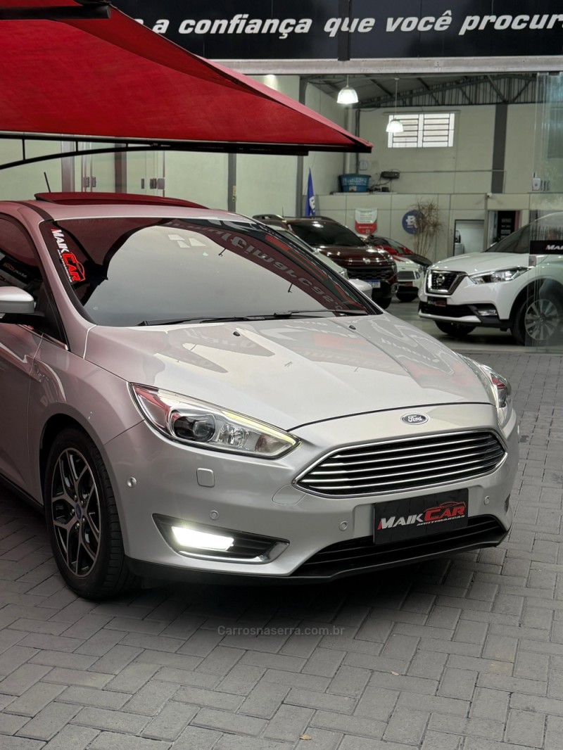 FOCUS 2.0 TITANIUM PLUS HATCH 16V FLEX 4P AUTO - 2018 - ESTâNCIA VELHA