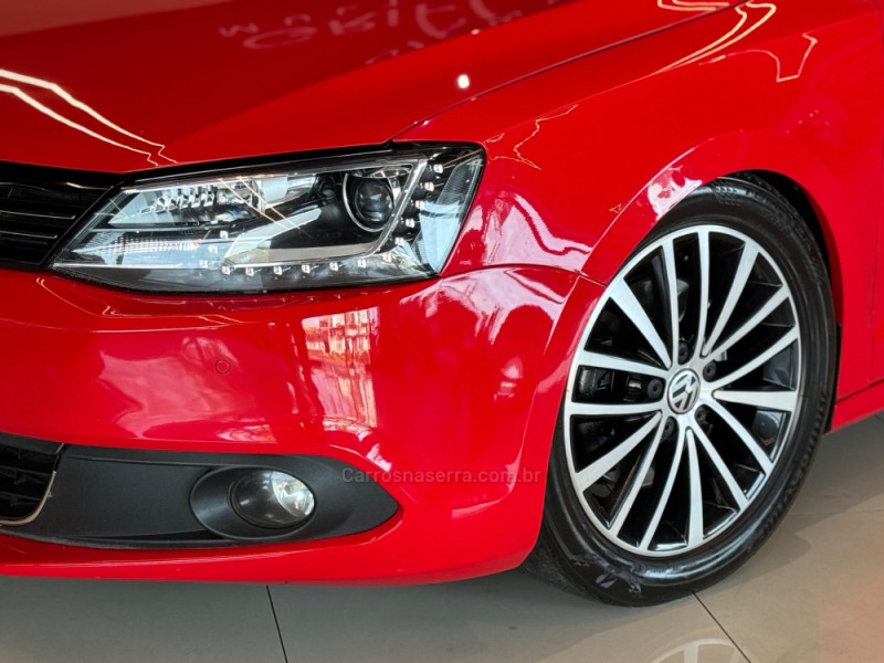 JETTA 2.0 TSI HIGHLINE 211CV GASOLINA 4P DSG - 2014 - DOIS IRMãOS