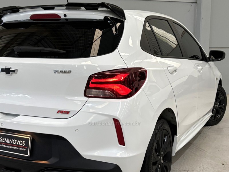 ONIX 1.0 HATCH RS 12V TURBO 4P AUTOMÁTICO - 2023 - BENTO GONçALVES