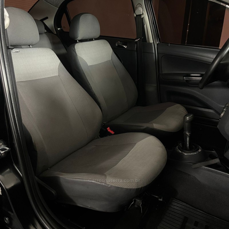 VOYAGE 1.0 MI CITY 8V FLEX 4P MANUAL - 2009 - PORTãO
