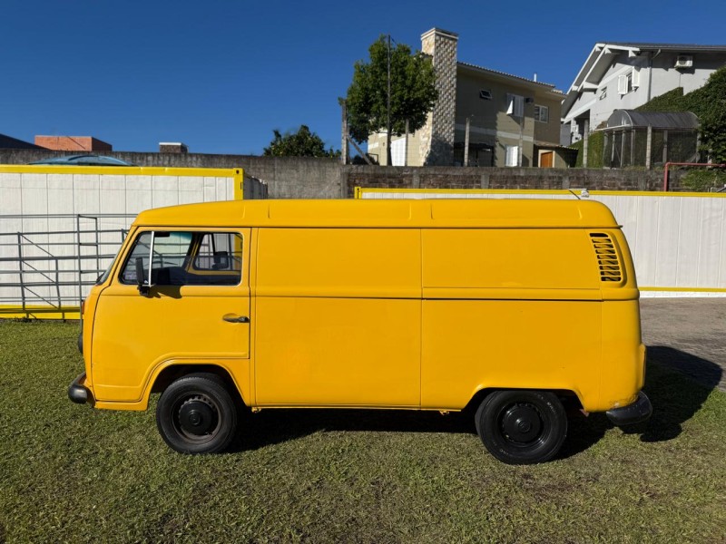 KOMBI 1.6 FURGÃO 8V GASOLINA 3P MANUAL - 2003 - FELIZ