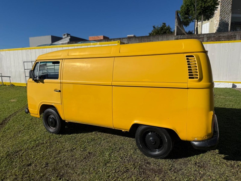 KOMBI 1.6 FURGÃO 8V GASOLINA 3P MANUAL - 2003 - FELIZ