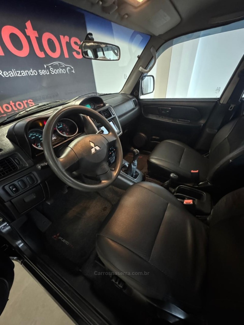 PAJERO TR4 2.0 4X4 16V FLEX 4P MANUAL - 2011 - NOVO HAMBURGO