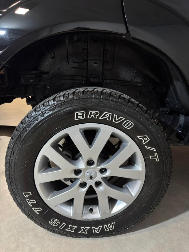 PAJERO TR4 2.0 4X4 16V FLEX 4P MANUAL - 2011 - NOVO HAMBURGO