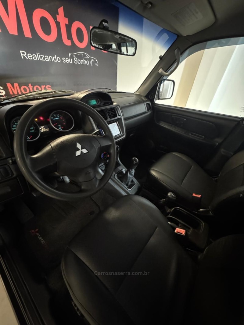 PAJERO TR4 2.0 4X4 16V FLEX 4P MANUAL - 2011 - NOVO HAMBURGO