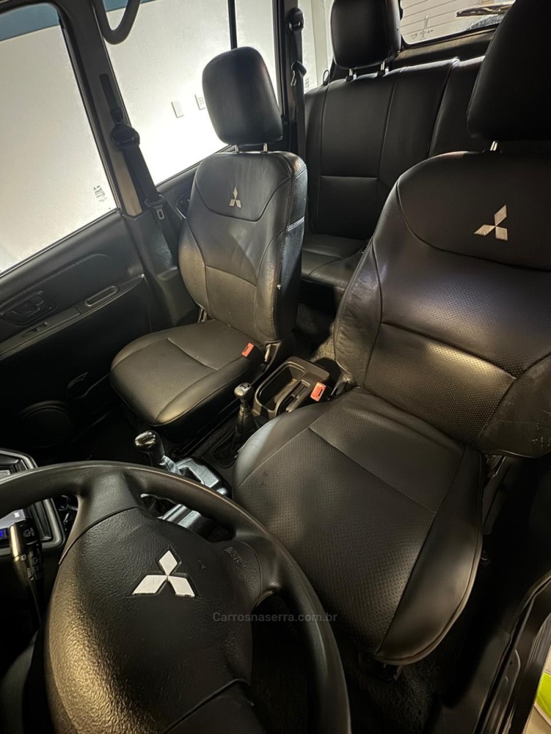 PAJERO TR4 2.0 4X4 16V FLEX 4P MANUAL - 2011 - NOVO HAMBURGO