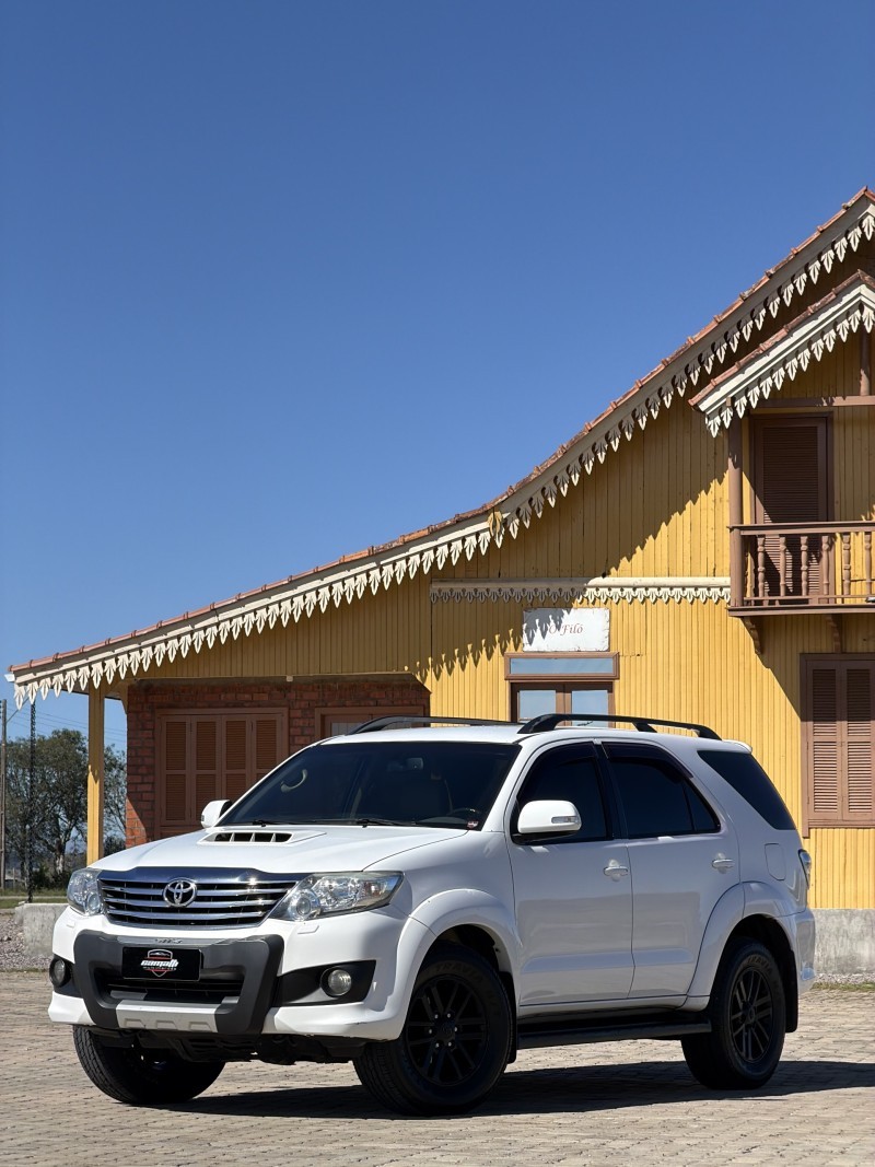HILUX SW4 3.0 SRV 4X4 16V TURBO INTERCOOLER DIESEL 4P AUTOMÁTICO - 2013 - ANTôNIO PRADO