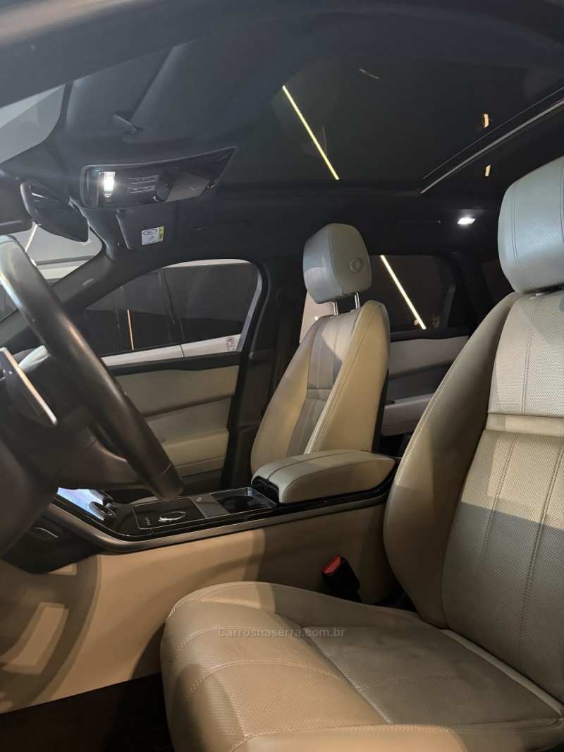 RANGE ROVER VELAR 2.0 P300 GASOLINA R-DYNAMIC SE AUTOMÁTICO - 2019 - CAXIAS DO SUL