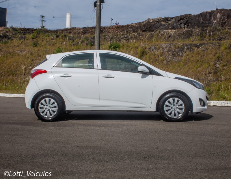 HB20 1.0 COMFORT 12V FLEX 4P MANUAL - 2015 - FARROUPILHA