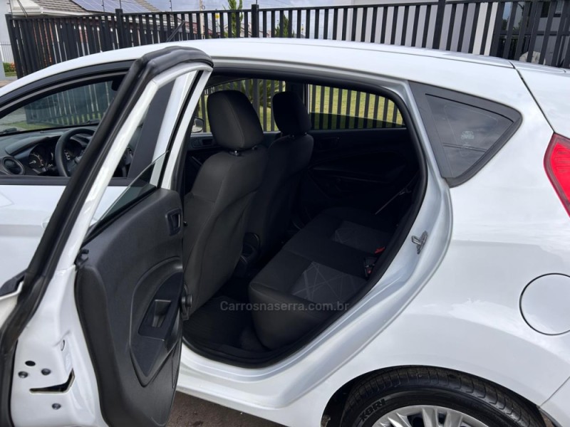 FIESTA 1.5 S HATCH 16V FLEX 4P MANUAL - 2014 - VENâNCIO AIRES