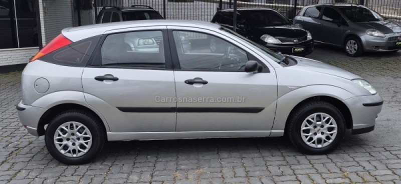 FOCUS 1.6 8V GASOLINA 4P MANUAL - 2007 - CAXIAS DO SUL