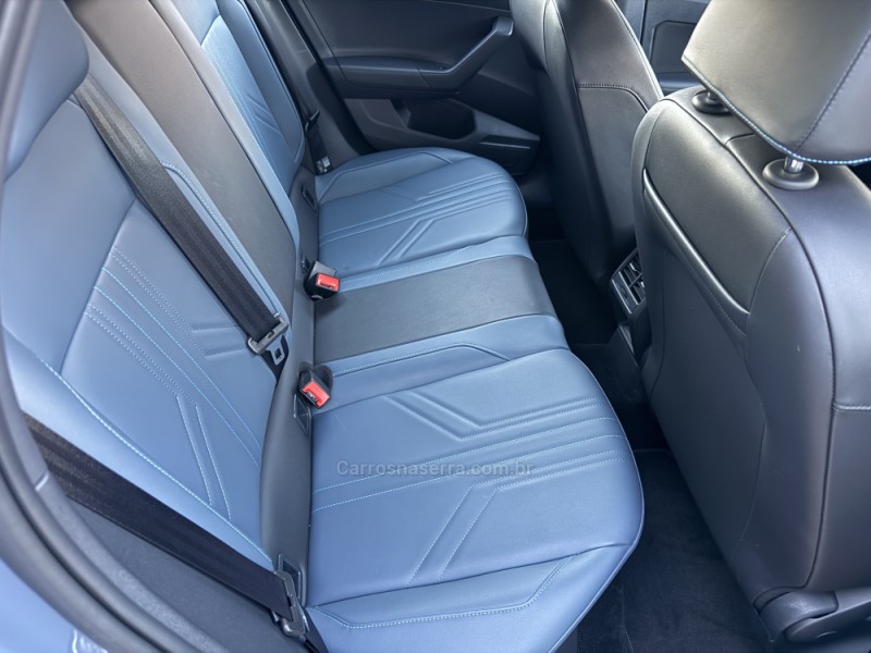 NIVUS 1.0 TSI HIGHLINE FLEX 4P AUTOMÁTICO - 2025 - VACARIA