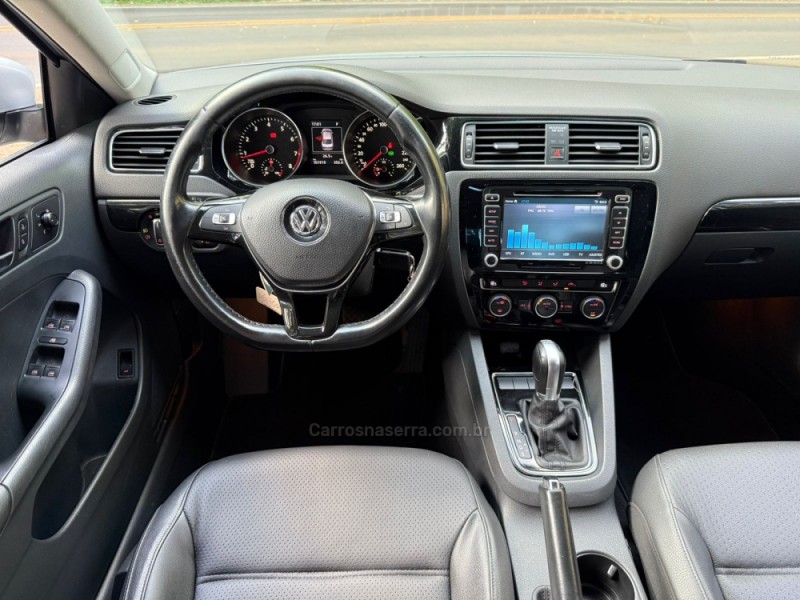 JETTA 2.0 TSI HIGHLINE 211CV GASOLINA 4P DSG - 2016 - DOIS IRMãOS
