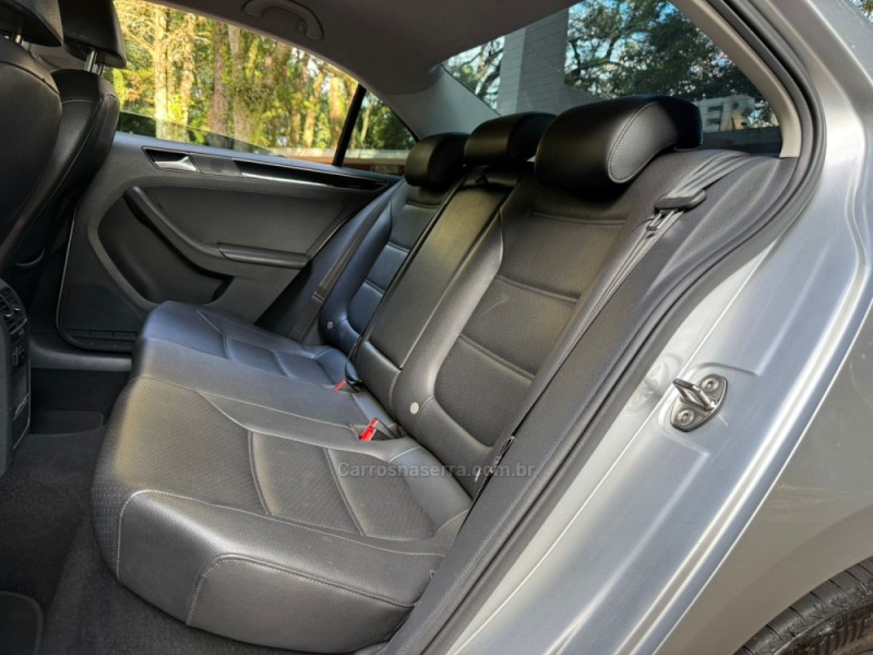 JETTA 2.0 TSI HIGHLINE 211CV GASOLINA 4P DSG - 2016 - DOIS IRMãOS