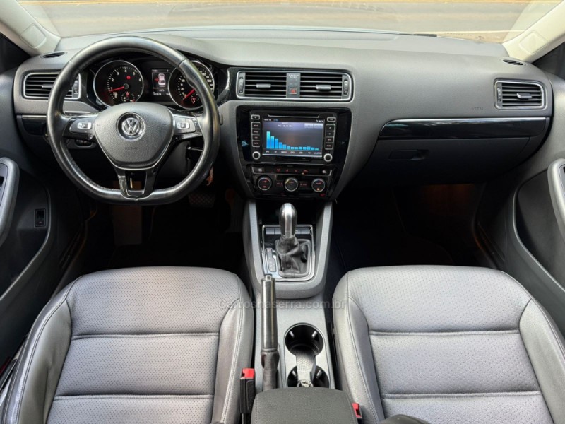 JETTA 2.0 TSI HIGHLINE 211CV GASOLINA 4P DSG - 2016 - DOIS IRMãOS