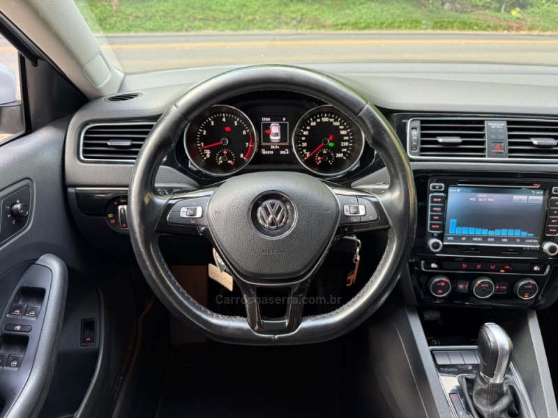 JETTA 2.0 TSI HIGHLINE 211CV GASOLINA 4P DSG - 2016 - DOIS IRMãOS