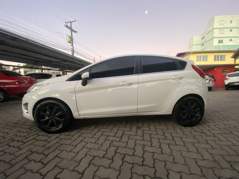 FIESTA 1.6 SE HATCH 16V FLEX 4P MANUAL - 2012 - CAXIAS DO SUL