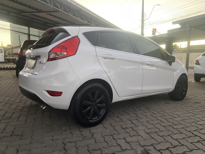 FIESTA 1.6 SE HATCH 16V FLEX 4P MANUAL - 2012 - CAXIAS DO SUL