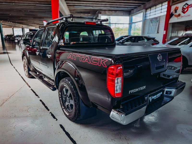 FRONTIER 2.5 SV ATTACK 4X4 CD TURBO ELETRONIC DIESEL 4P AUTOMÁTICO - 2015 - CAXIAS DO SUL