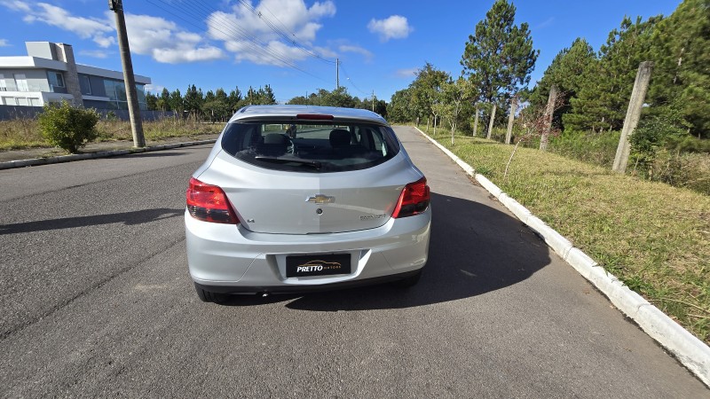 ONIX 1.4 MPFI LTZ 8V FLEX 4P MANUAL - 2015 - BENTO GONçALVES