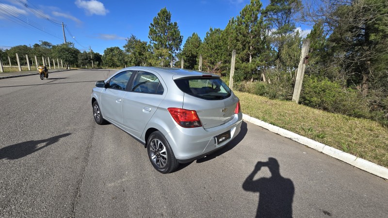 ONIX 1.4 MPFI LTZ 8V FLEX 4P MANUAL - 2015 - BENTO GONçALVES